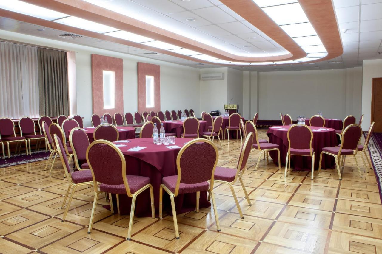 President Hotel By Hrazdan Hotel Cjsc Yerevan Exterior photo